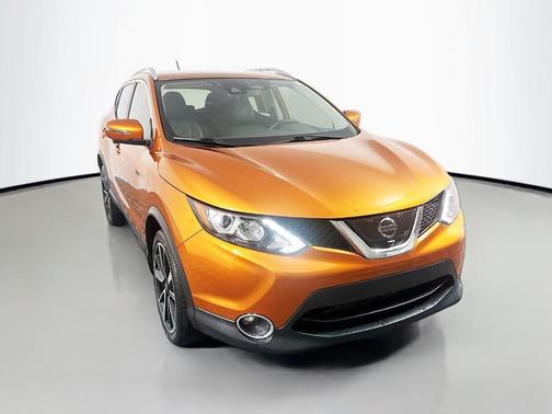 Monarch Orange 2017 Nissan Rogue Sport SL