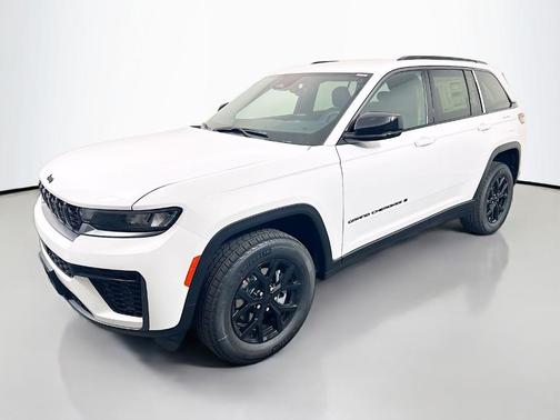 Bright White Clearcoat 2026 Jeep Grand Cherokee Sport