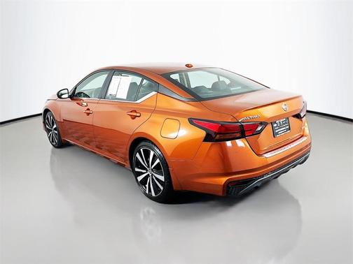 2022 Nissan Altima 2.0 SR