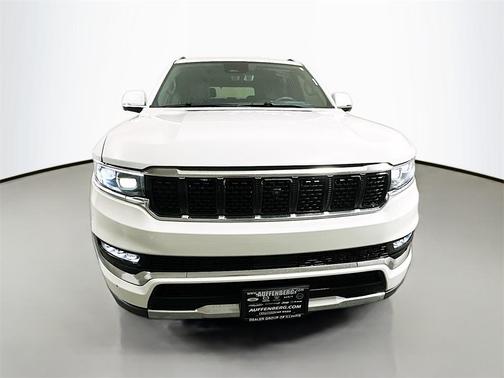 2022 Jeep Grand Wagoneer Series II