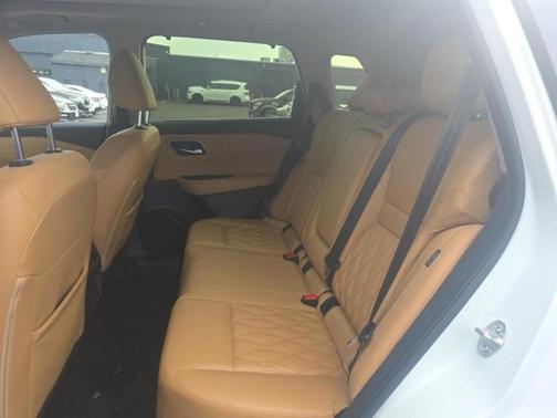 White 2023 Nissan Rogue Platinum