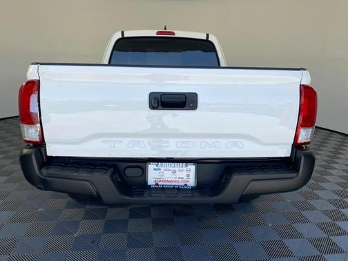 Photo 3 of 28 of 2017 Toyota Tacoma SR