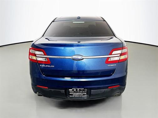 2017 Ford Taurus SE