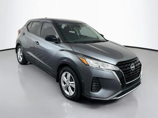 Gun Metallic 2022 Nissan Kicks S