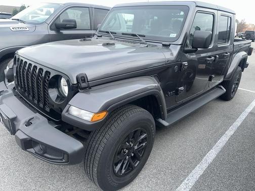 2022 Jeep Gladiator Sport