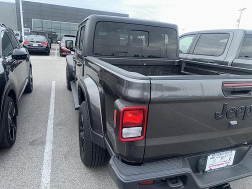 2022 Jeep Gladiator Sport