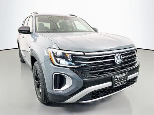 Pure Gray 2026 Volkswagen Atlas 2.0T Peak Edition