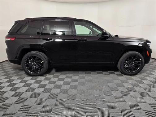 2025 Jeep Grand Cherokee Summit