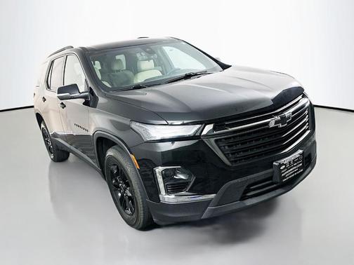 Mosaic Black Metallic 2023 Chevrolet Traverse LS