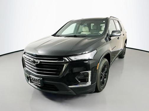 Mosaic Black Metallic 2023 Chevrolet Traverse LS
