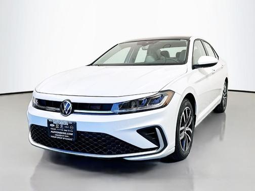 Opal White Pearl 2026 Volkswagen Jetta 1.5T SE