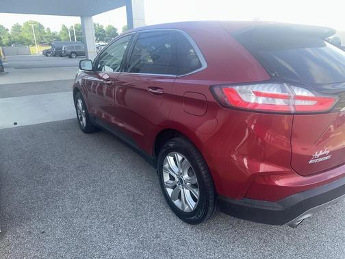 2020 Ford Edge Titanium