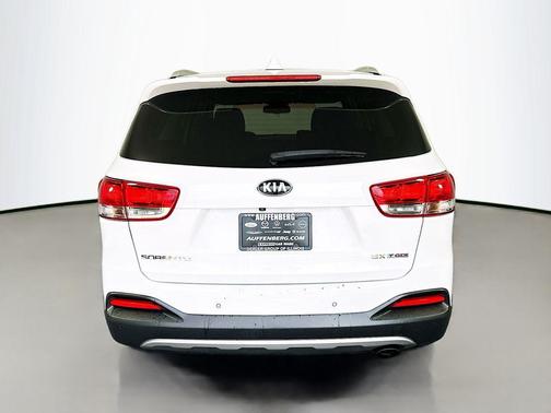 Snow White Pearl 2017 Kia Sorento EX