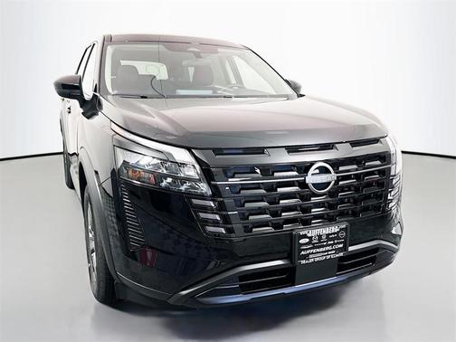 2026 Nissan Pathfinder S