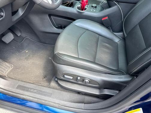 Marine Metallic 2022 GMC Terrain SLT