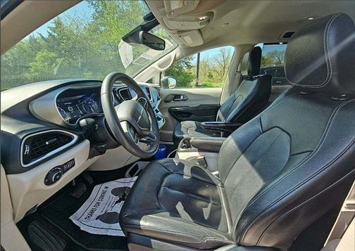 2022 Chrysler Pacifica Touring-L