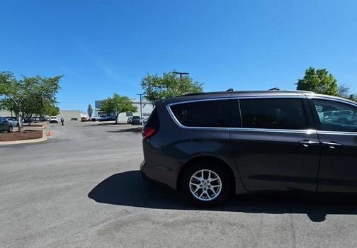 2022 Chrysler Pacifica Touring-L