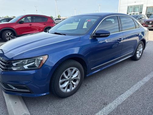 Reef Blue Metallic 2017 Volkswagen Passat 1.8T S