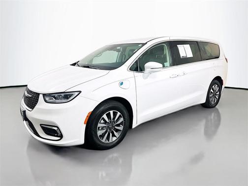 2022 Chrysler Pacifica Hybrid Touring L