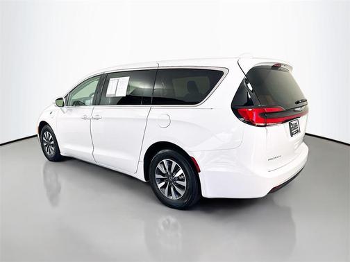 2022 Chrysler Pacifica Hybrid Touring L
