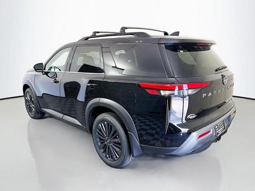 Super Black 2026 Nissan Pathfinder SL