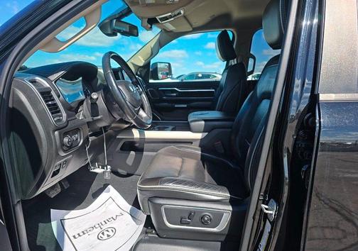 Diamond Black 2019 RAM 1500 Laramie