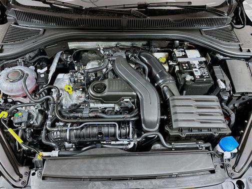 Deep Black Pearl 2026 Volkswagen Jetta 1.5T Sport