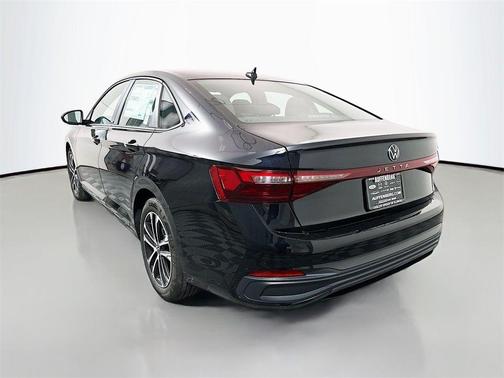Deep Black Pearl 2026 Volkswagen Jetta 1.5T Sport