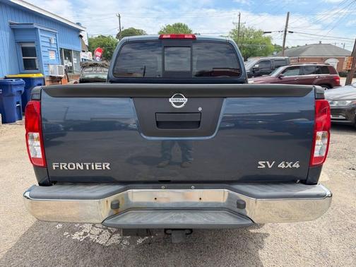 Blue 2014 Nissan Frontier S