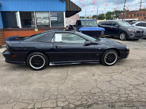 2000 Chevrolet Camaro Base