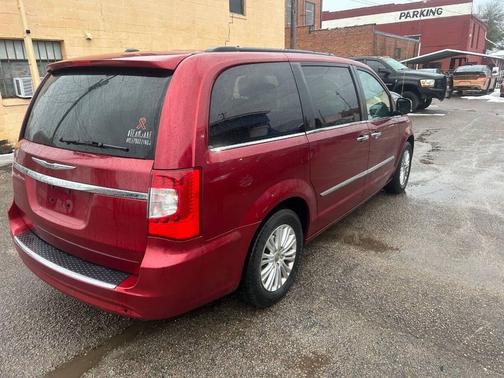 2013 Chrysler Town & Country Touring-L