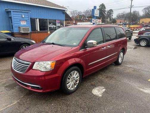 2013 Chrysler Town & Country Touring-L