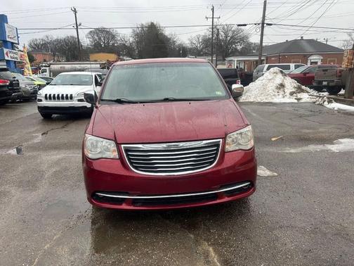 2013 Chrysler Town & Country Touring-L