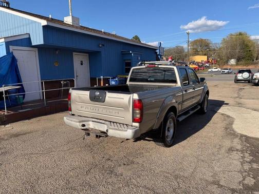 2002 Nissan Frontier SE Crew Cab
