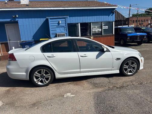 2008 Pontiac G8 Base 4dr Sedan
