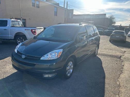 2004 Toyota Sienna XLE