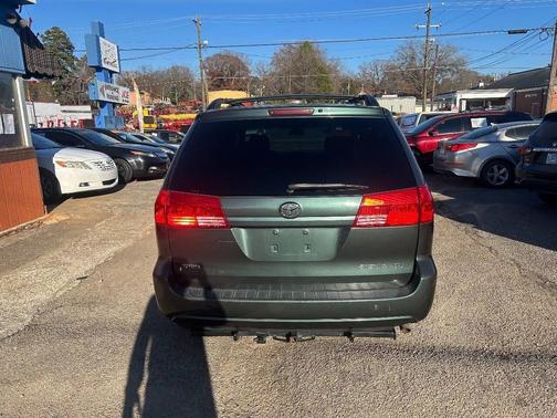 2004 Toyota Sienna XLE