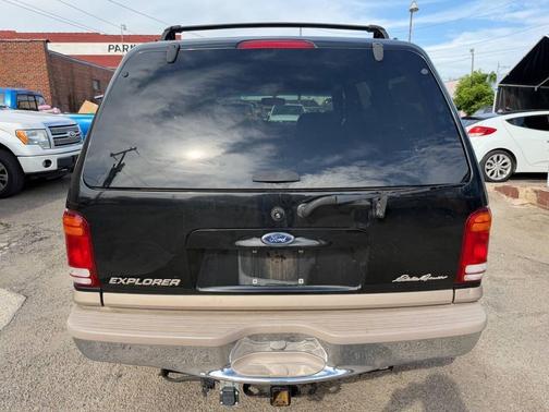 Black Clearcoat 2000 Ford Explorer Eddie Bauer