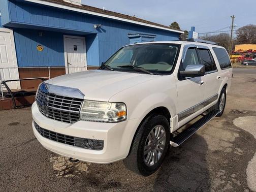 2011 Lincoln Navigator Base