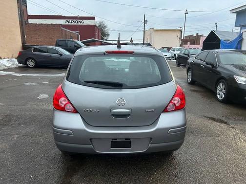 2012 Nissan Versa 1.8 S
