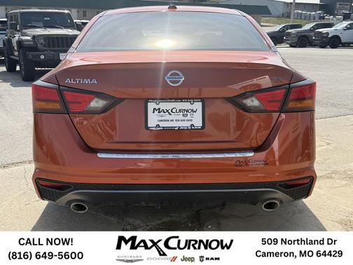 2022 Nissan Altima SR FWD