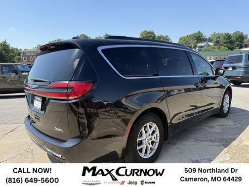 Brilliant Black Crystal Pearlcoat 2022 Chrysler Pacifica Touring L