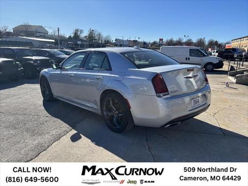 2023 Chrysler 300 Touring
