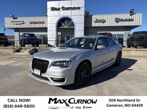 2023 Chrysler 300 Touring