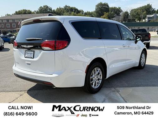 2026 Chrysler Voyager LX