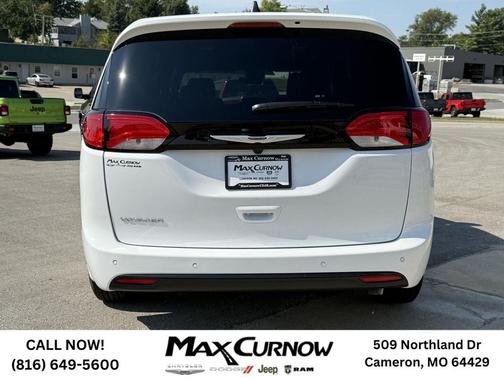 2026 Chrysler Voyager LX