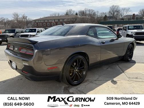 2017 Dodge Challenger SXT