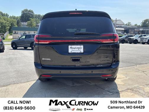 Brilliant Black Crystal Pearlcoat 2024 Chrysler Pacifica Limited