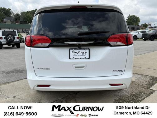 2024 Chrysler Voyager LX