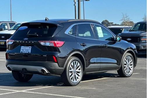 2022 Ford Escape TITANIUM